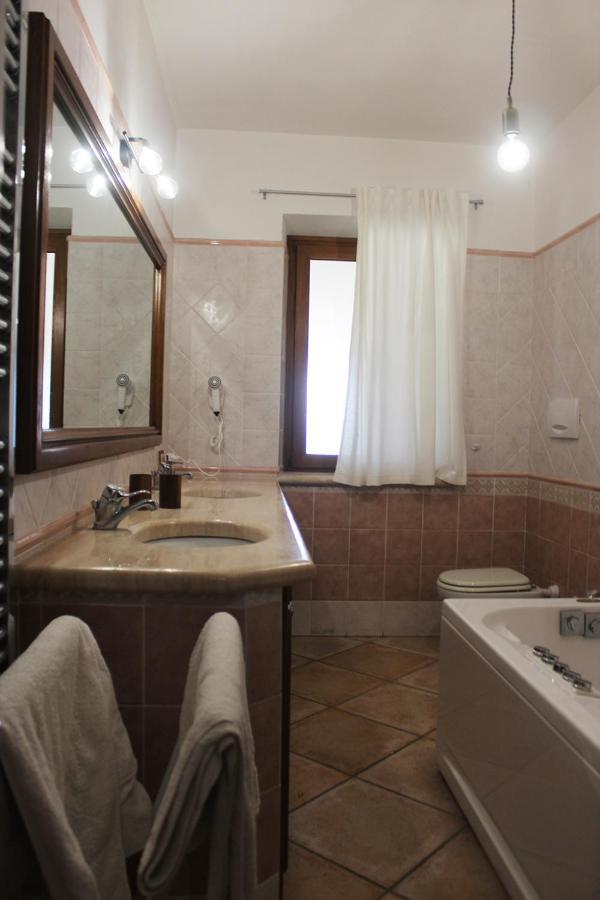Villa Il Granaio Del Pavone à Nepi Extérieur photo